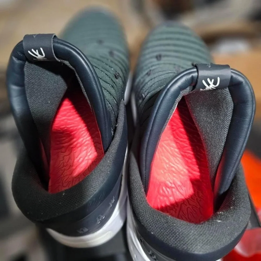 Nike Jordan Luxe Casual Sneaker‎